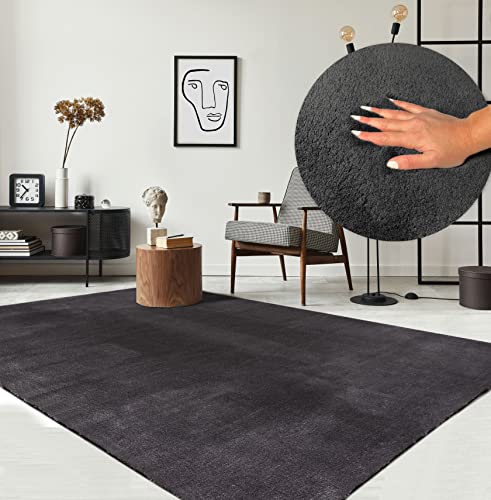 the carpet il tappeto Relax Tappeto moderno a pelo corto, fondo antiscivolo, lavabile fino a 30 gradi, morbidissimo, aspetto pelliccia, antracite, 60 x 110 cm